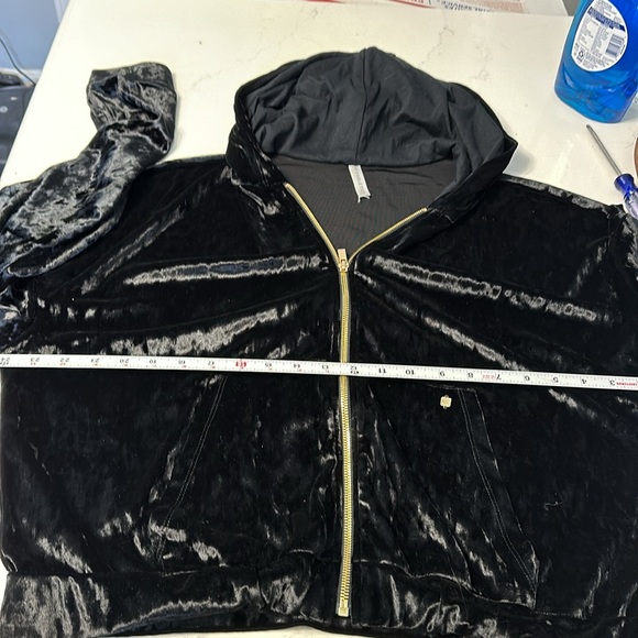 Fabletics xxl black shiny velvet zippered sweatshirt cropped style pockets - Picture 4 of 6